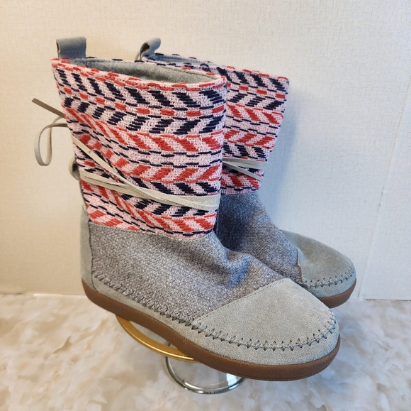 Toms Shoes - Toms 6.5 Gray Suede/Nepal Knit Boots